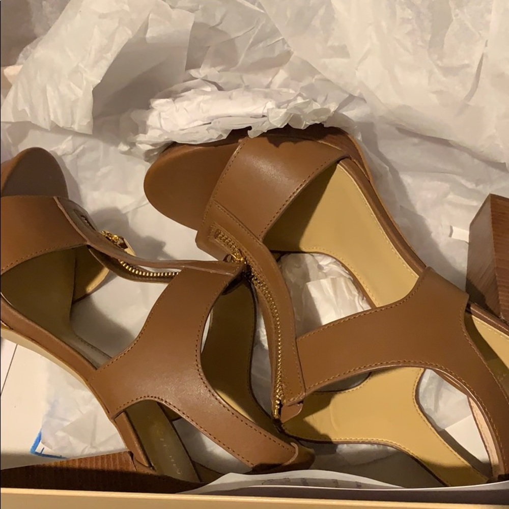 Michael Kors size 9 leather sandal platforms